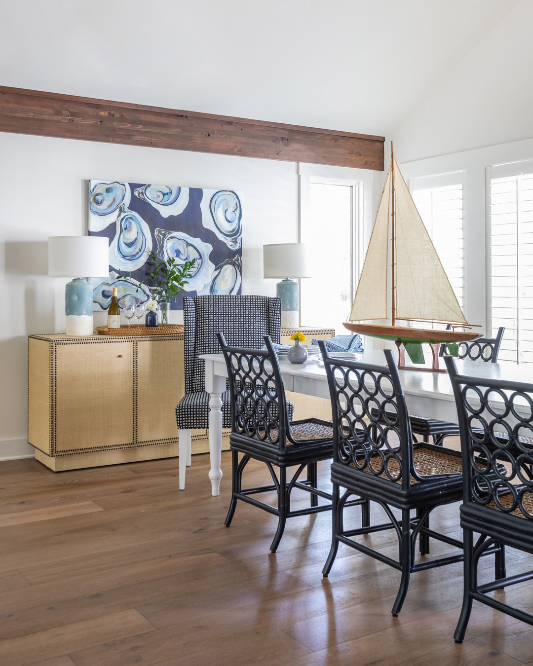 28 Stunning Coastal Dining Room Ideas for a Beach-Inspired Home ...