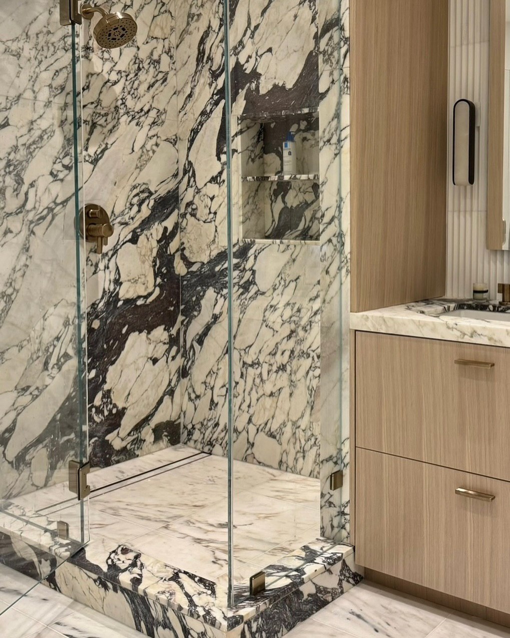 27 Stunning Marble Bathroom Ideas to Transform Your Space into a ...