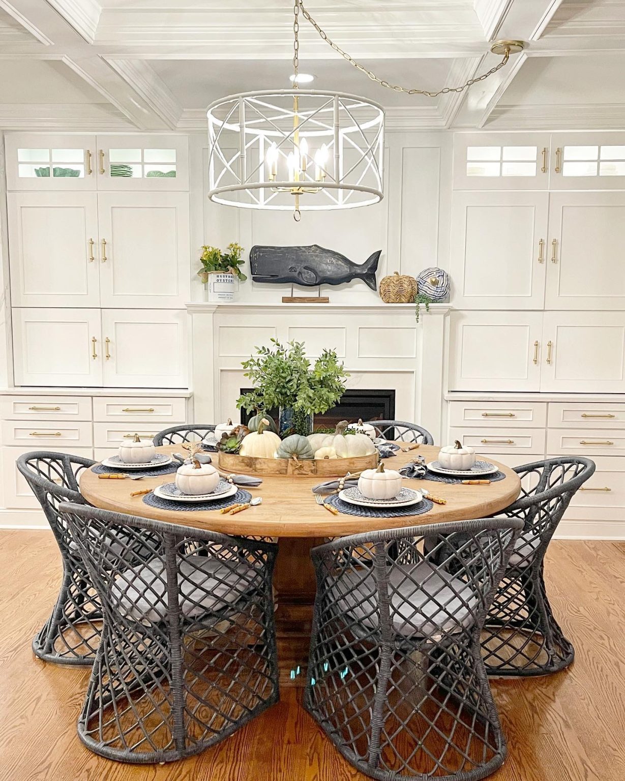 View of 28 Stunning Coastal Dining Room Ideas for a Beach-Inspired Home ...