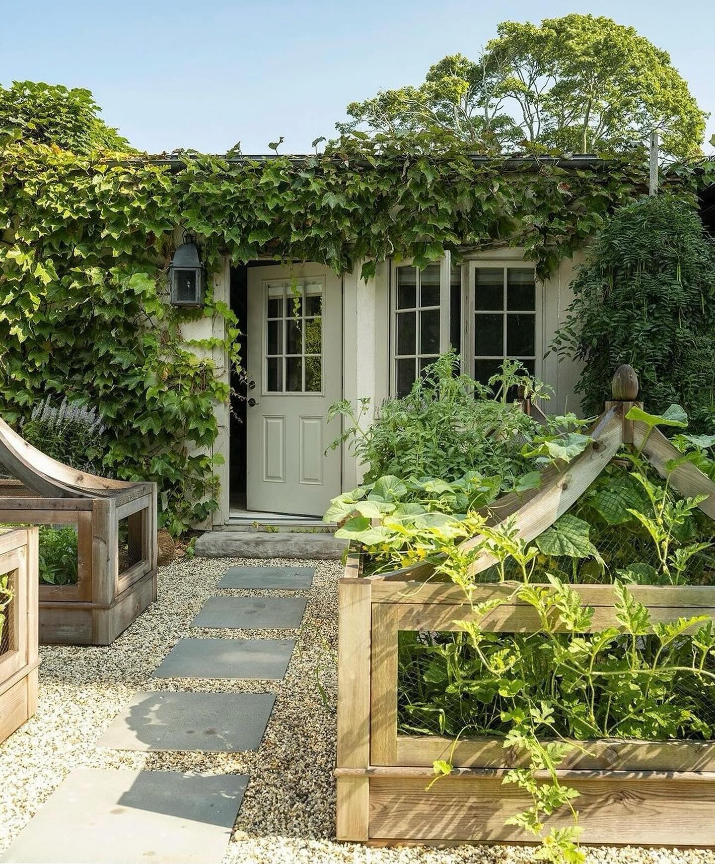 29 Garden Ideas for Small Spaces: Transform Your Tiny Backyard into a ...