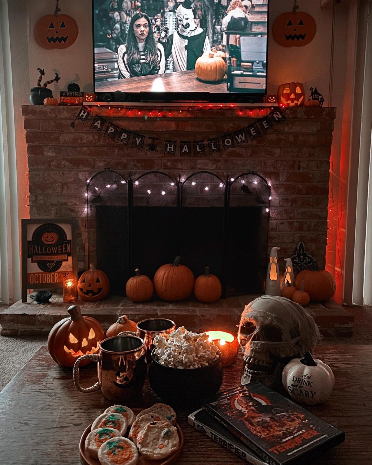 32 Halloween Living Room Decor Ideas for a Spooky and Cozy Home ...