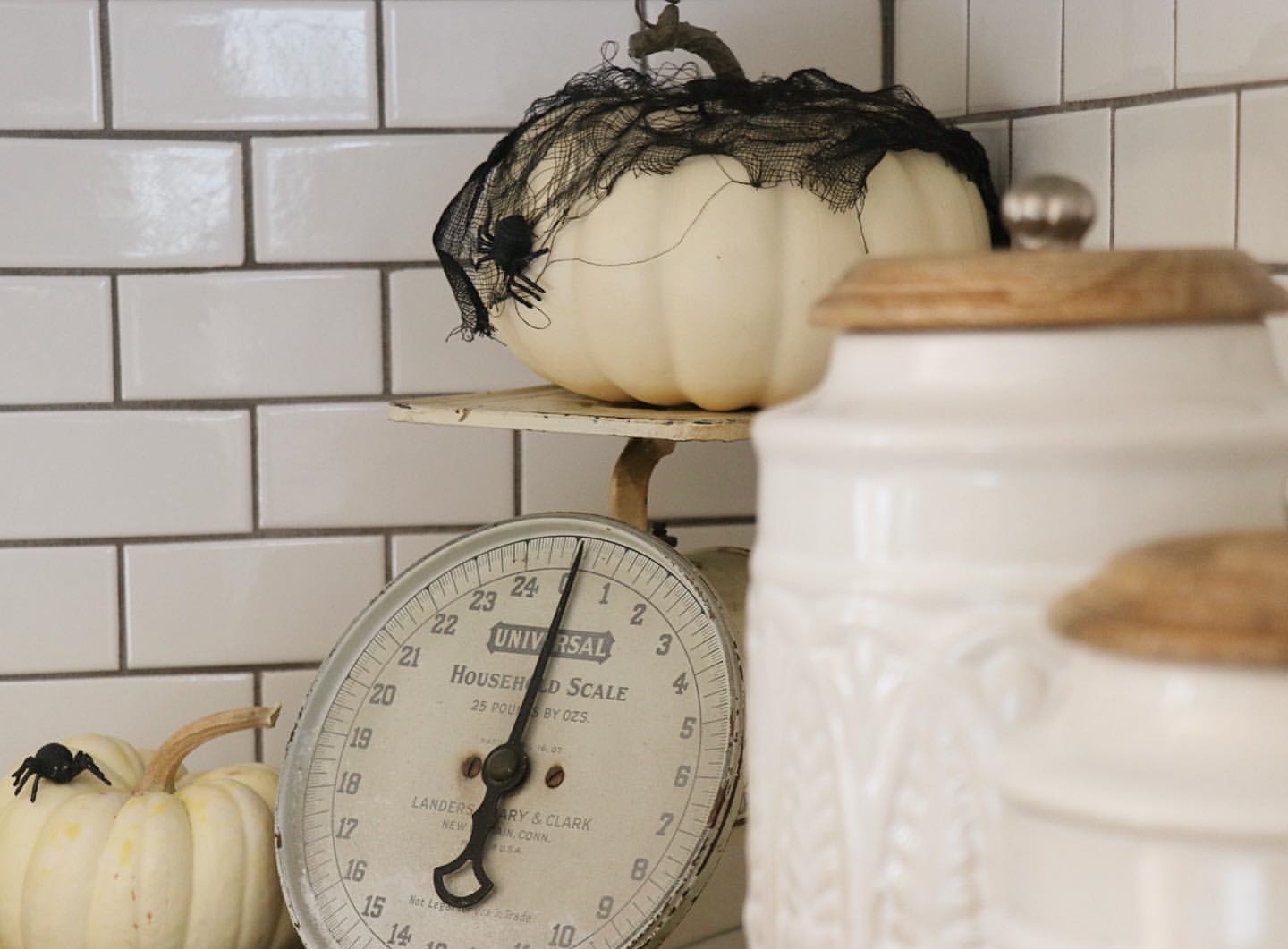 34 Halloween Kitchen Decor Ideas to Transform Your Space into a Spooky ...