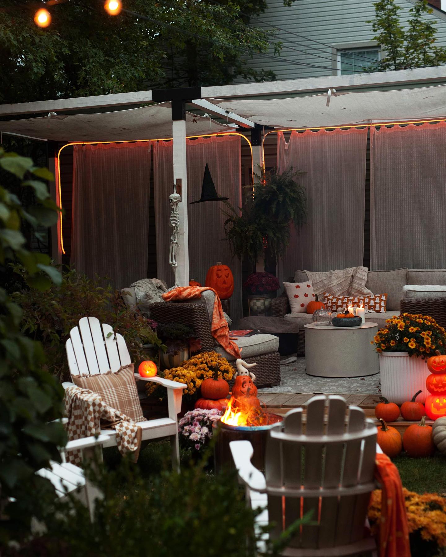 25 Halloween Patio Ideas to Transform Your Outdoor Space into a Spooky