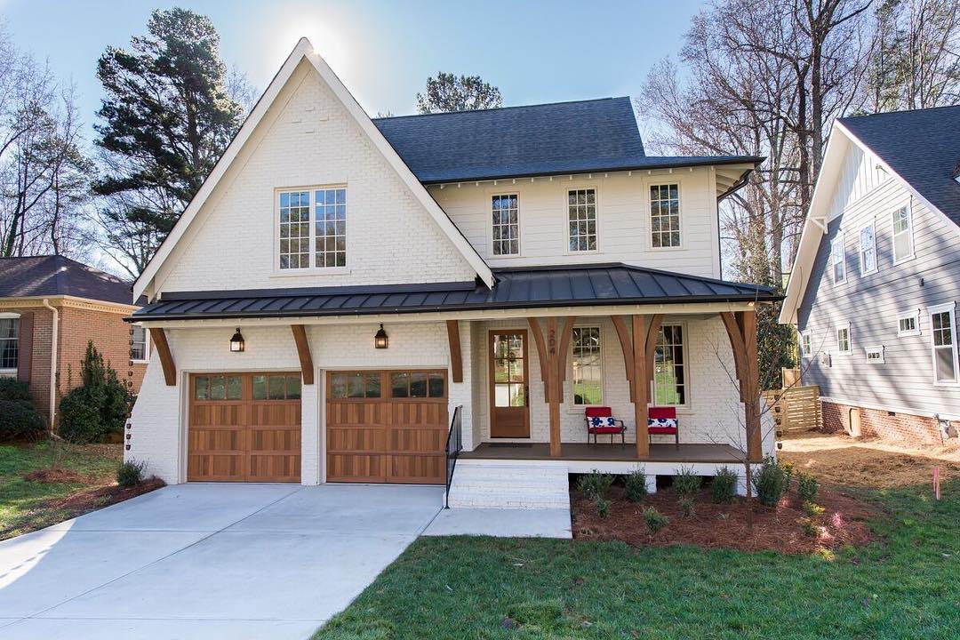 31 White Brick Exterior House: Stunning Designs to Inspire Your Next ...