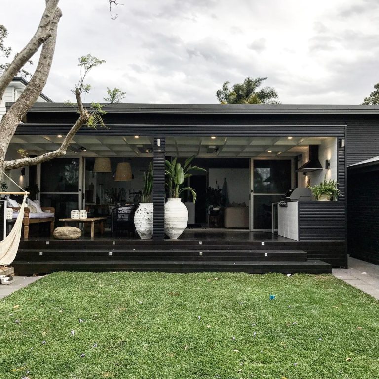 29 Stunning Black House Exterior Ideas Modern Design, Wood Accents