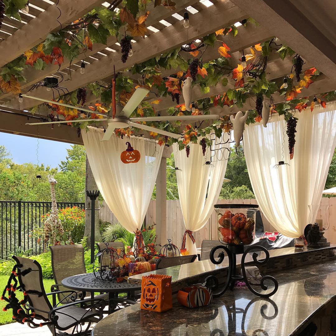 25 Halloween Patio Ideas to Transform Your Outdoor Space into a Spooky