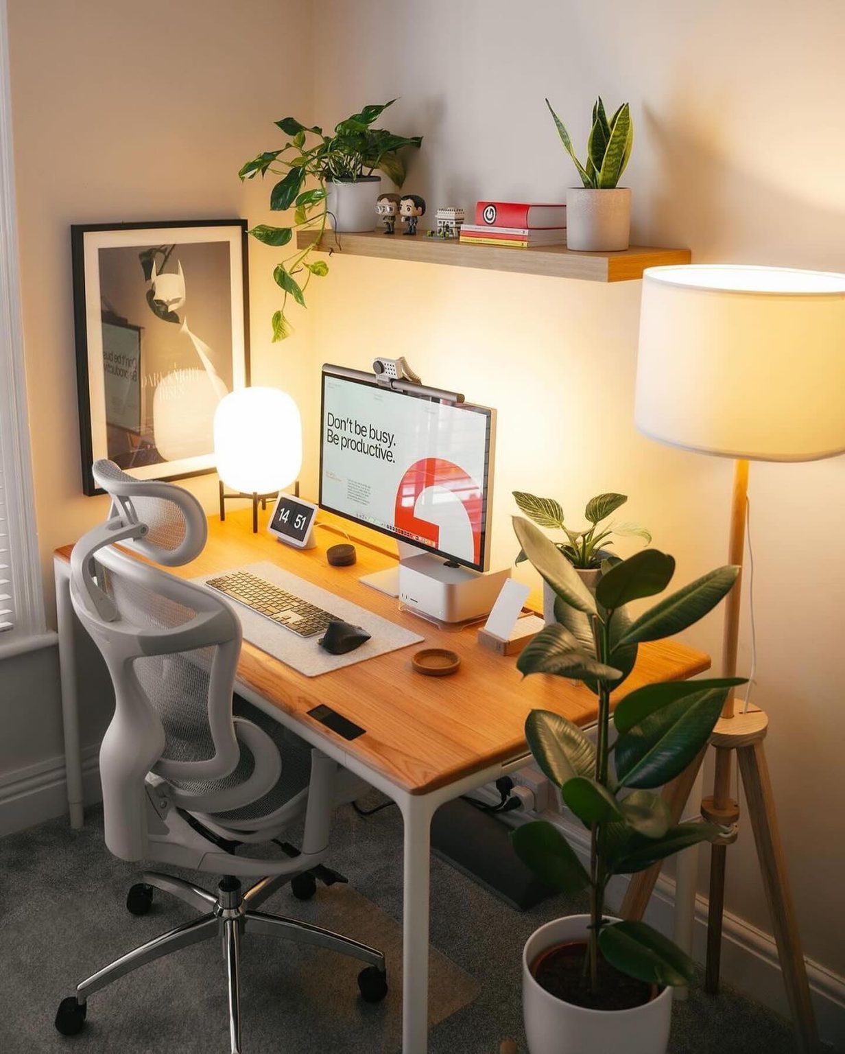 Pretty Workspace 32 Desk Organization Ideas: Create a Functional and Aesthetic Workspace ...