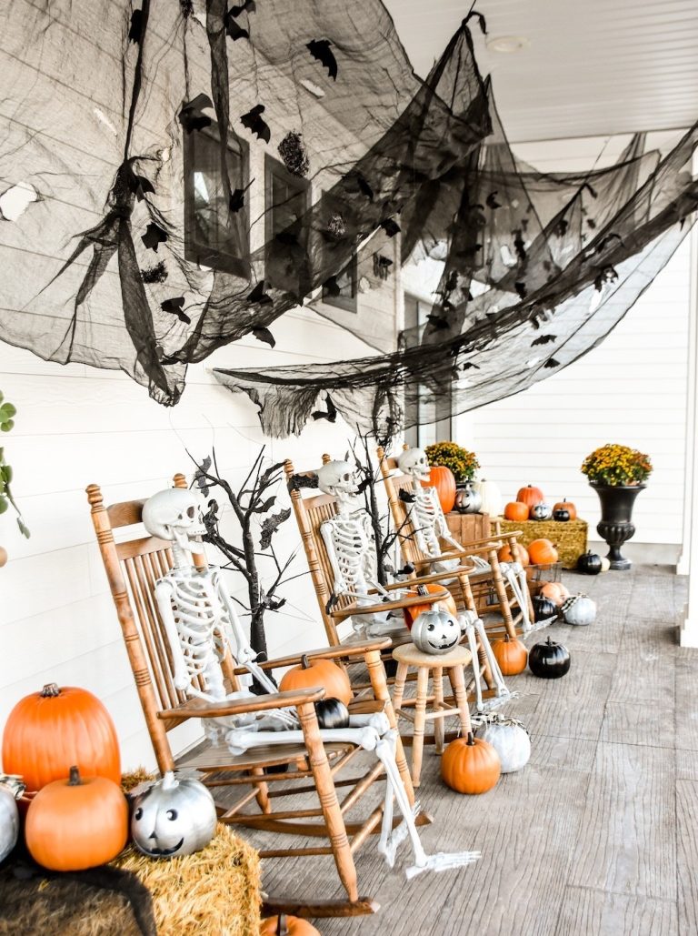 25 Halloween Patio Ideas to Transform Your Outdoor Space into a Spooky
