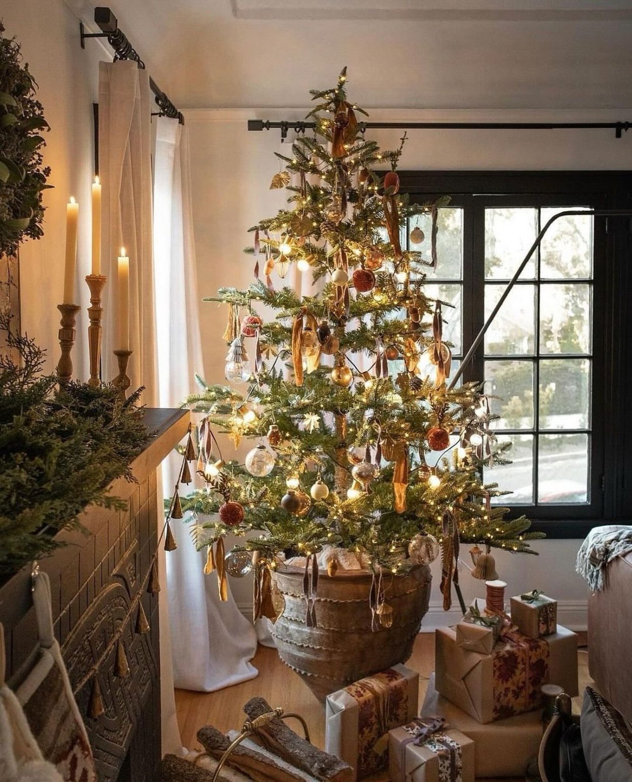 32 Christmas Tree Ideas: Classy, Fun, and Modern Decorations for a