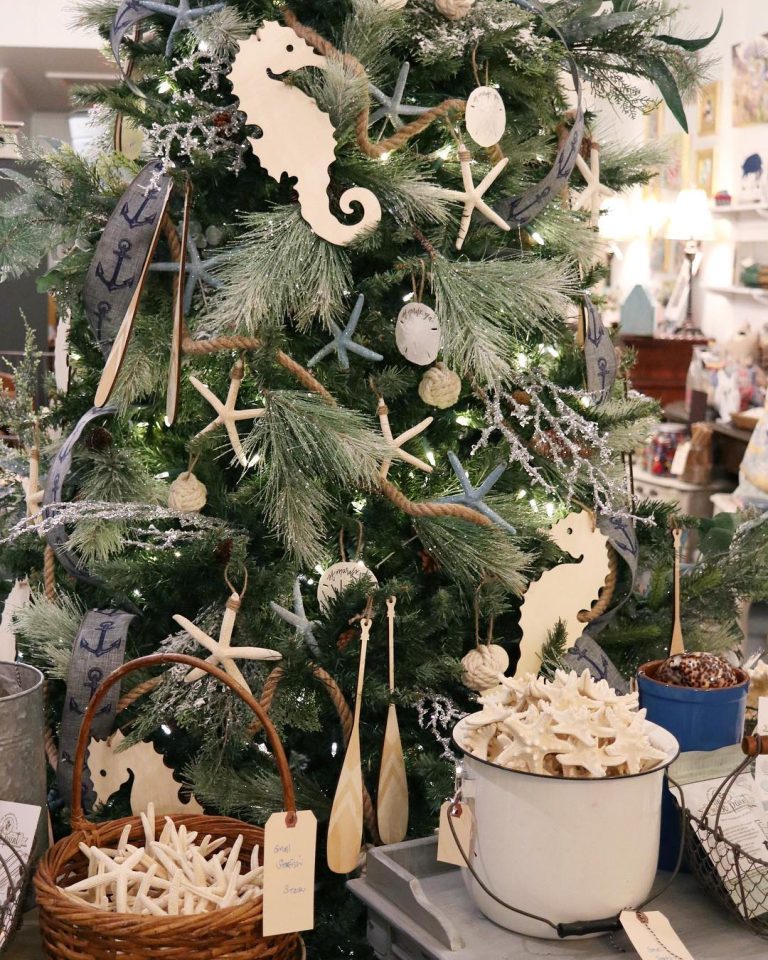 32 Coastal Christmas Decor Ideas to Transform Your Home into a Festive ...