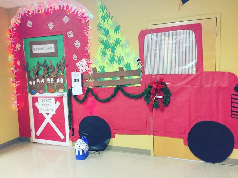 31 Christmas Classroom Door Ideas: Creative and Fun Ways to Deck the ...