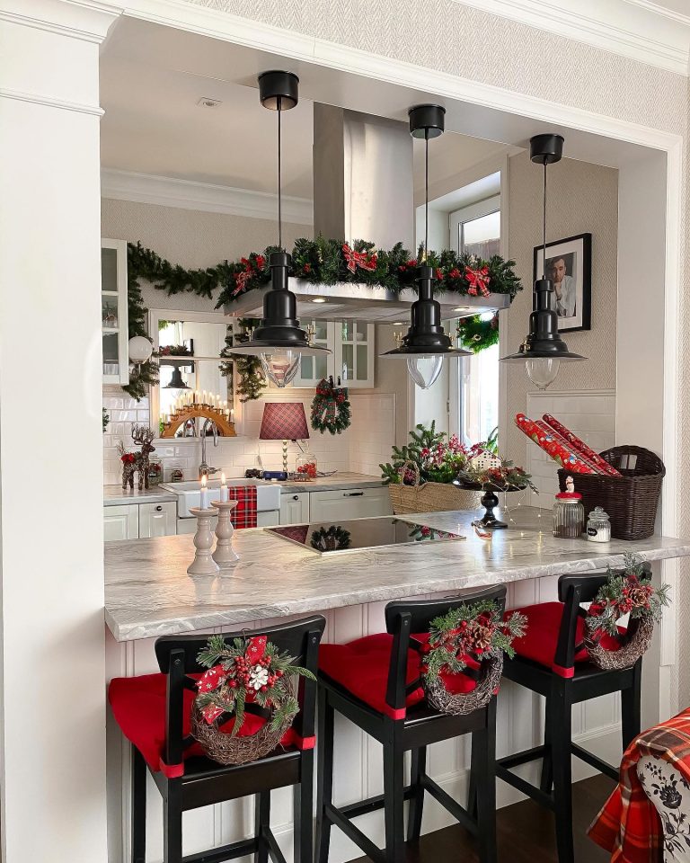 34 Christmas Kitchen Decor Ideas to Transform Your Space into a Festive ...