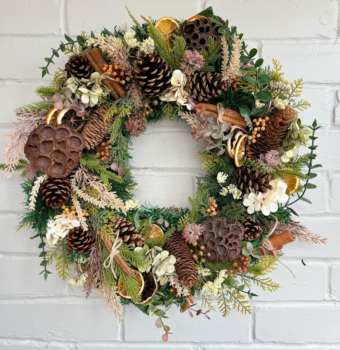 31 Winter Wreath Ideas to Transform Your Front Door into a Holiday ...