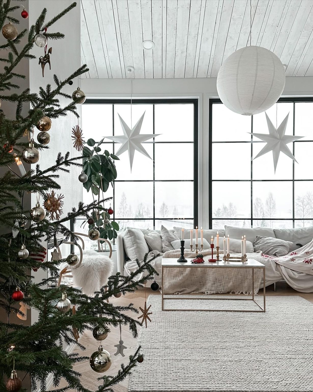 25 Scandinavian Christmas Decor Ideas to Create a Cozy and Stylish