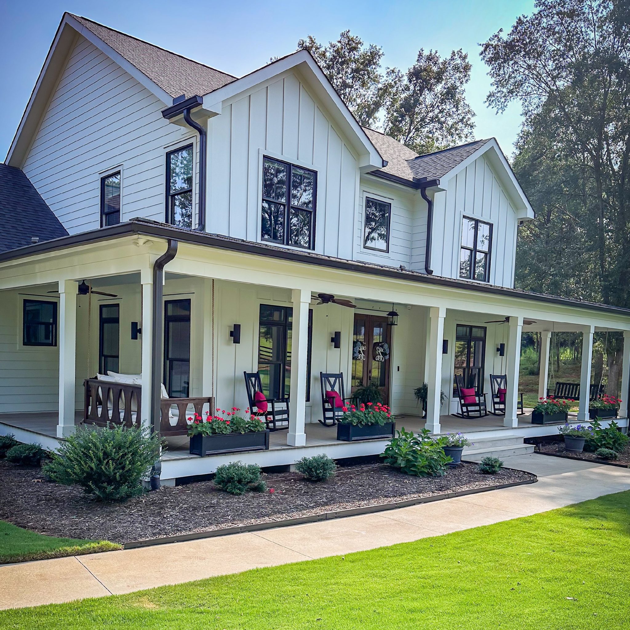 29 Modern Farmhouse Exterior Ideas: How to Elevate Your Home with ...