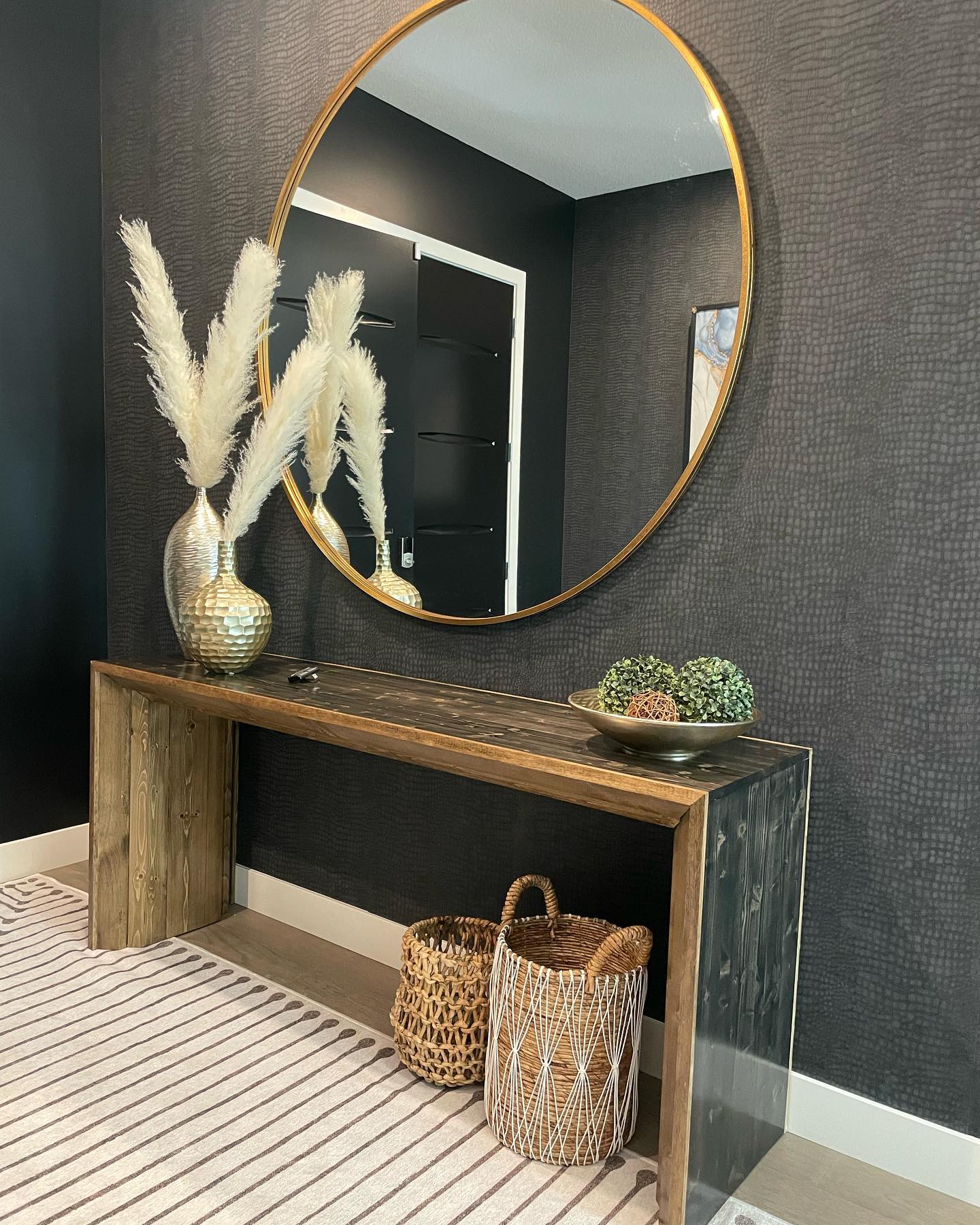 34 Stunning Entry Table Decor Ideas to Elevate Your Home's Style and ...