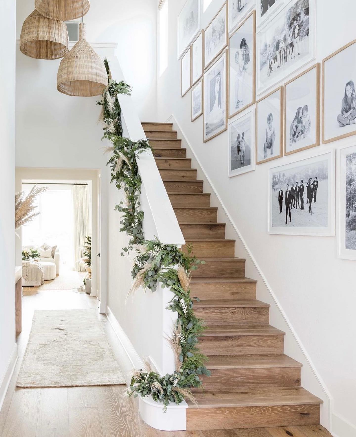 25 Stairway Decorating Ideas to Transform Your Home – Modern, Farmhouse ...