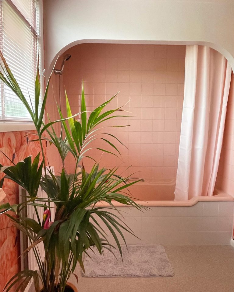 35 Stunning Pink Bathroom Ideas: Transform Your Space with Playful ...