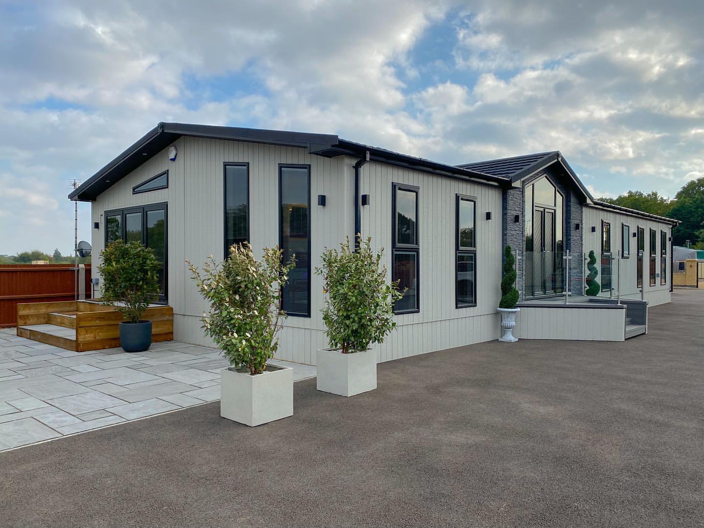 35 Stunning Mobile Home Exteriors to Boost Your Curb Appeal and Style ...