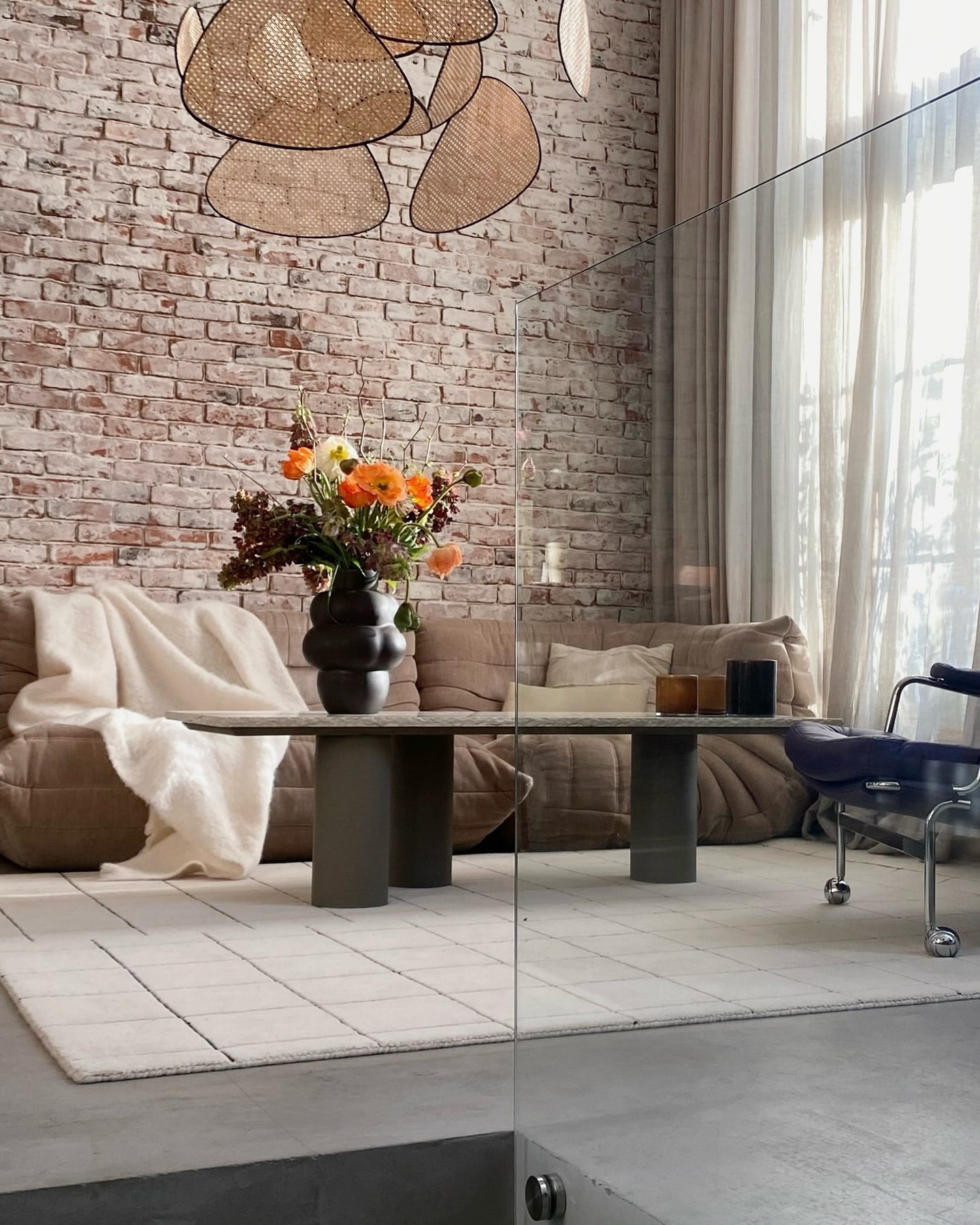 Picture of 30 Apartment Decorating Ideas for Men: Modern, Masculine, and Stylish ...