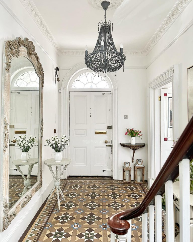 25 Hallway Decorating Ideas: Create a Stunning Entrance with Style ...