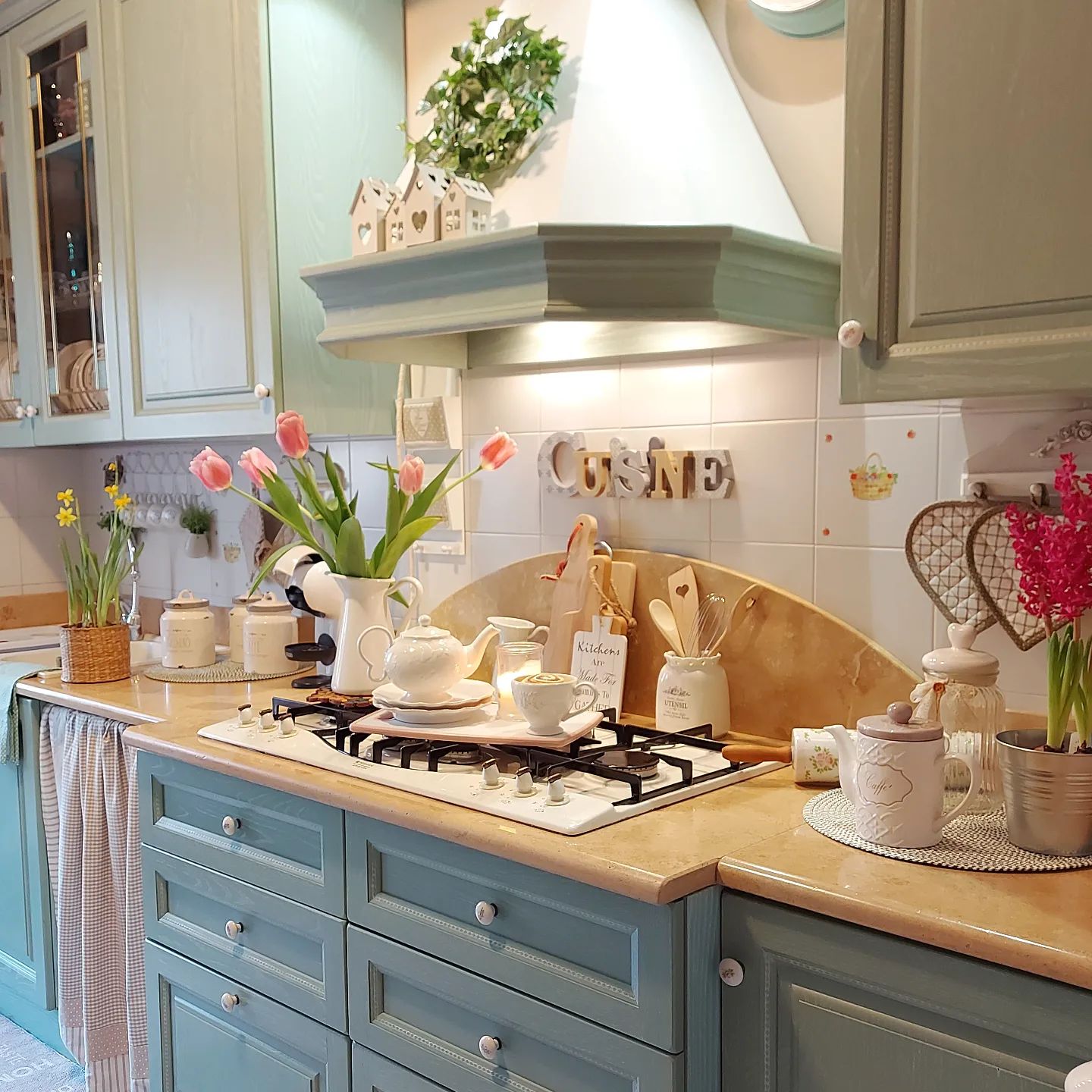 35 Kitchen Counter Decor Ideas: Simple, Modern, and Minimalist Designs ...