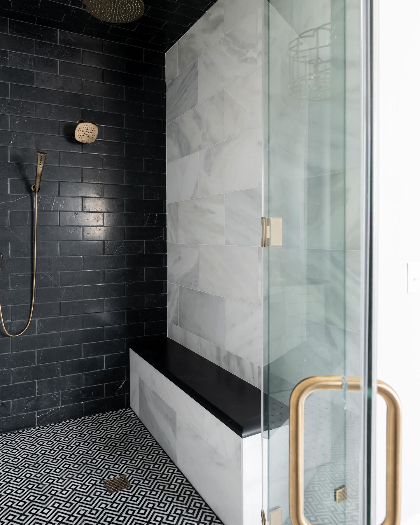 35 Black and White Bathroom Ideas: Stylish and Modern Designs for Every Home - placeideal.com