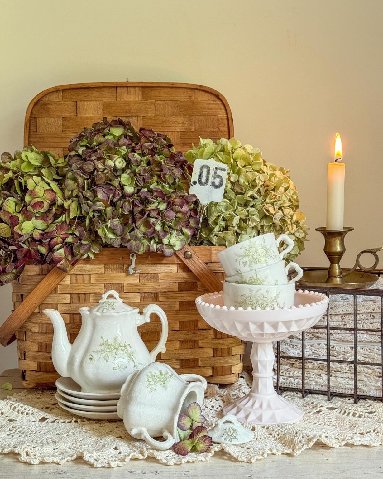 35 Vintage Spring Decor Ideas to Bring Timeless Charm and Freshness to ...