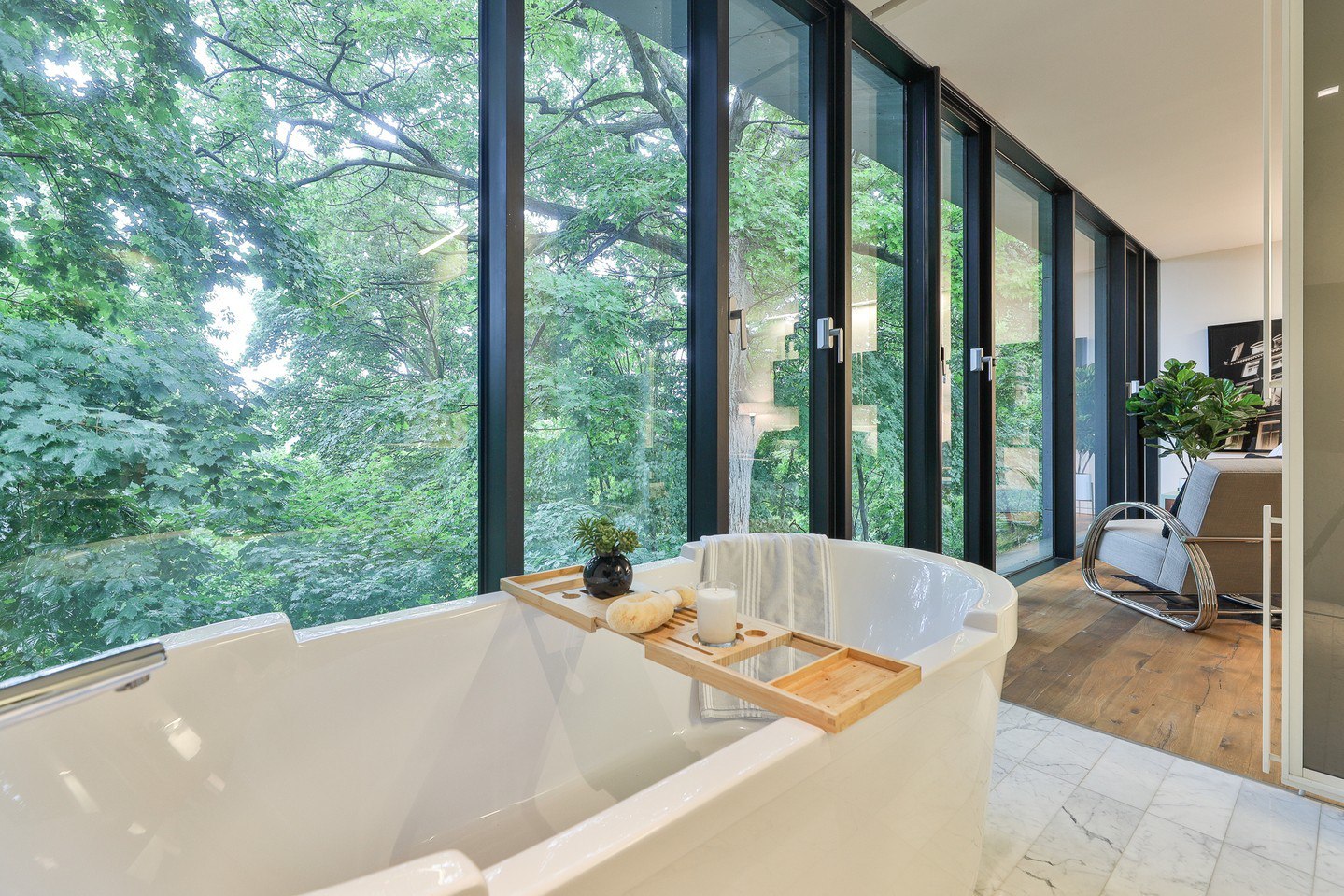 30 Bathtub Decor Ideas to Transform Your Bathroom into a Luxurious