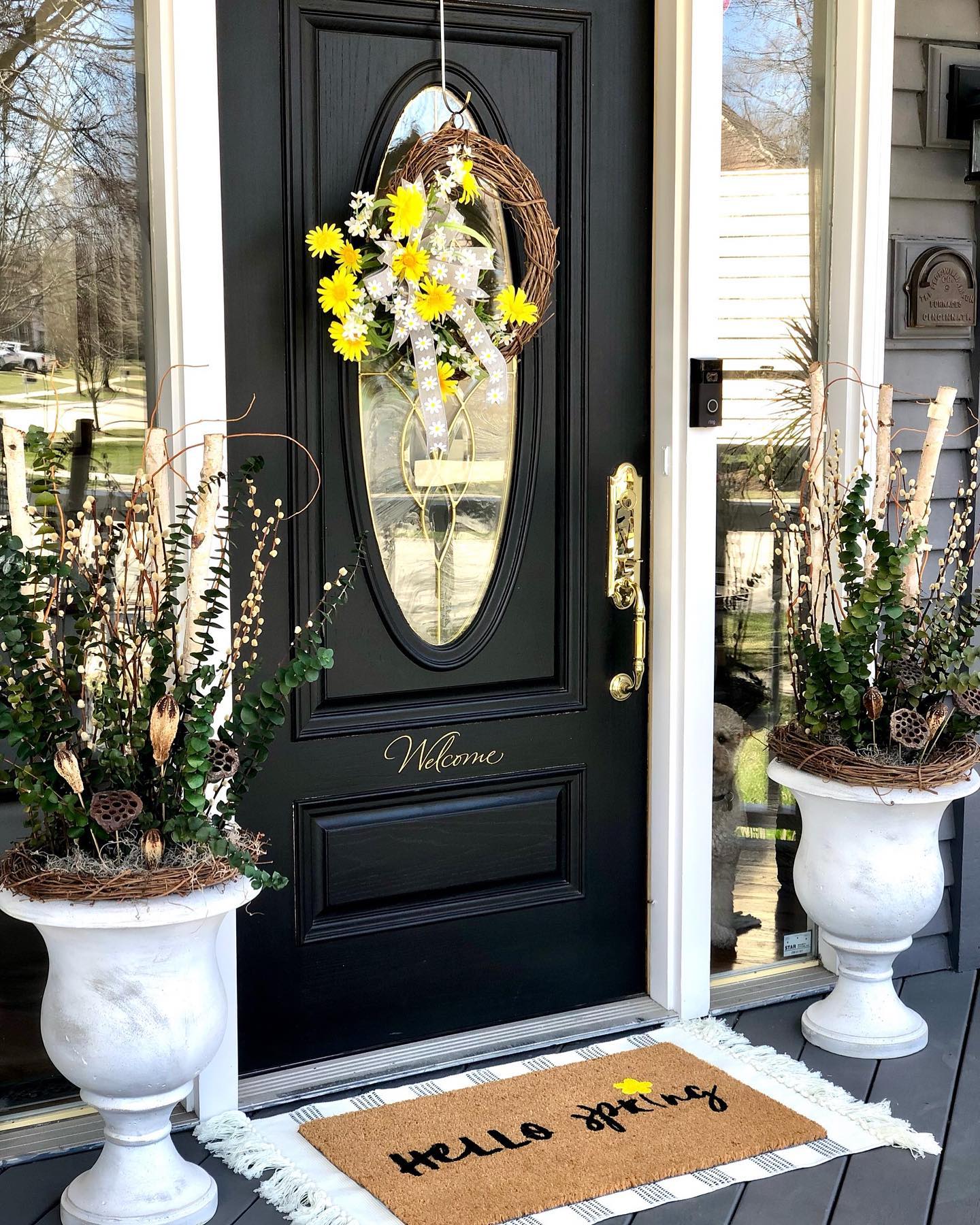 25 Fresh Spring Door Decoration Ideas to Welcome the Season in Style ...