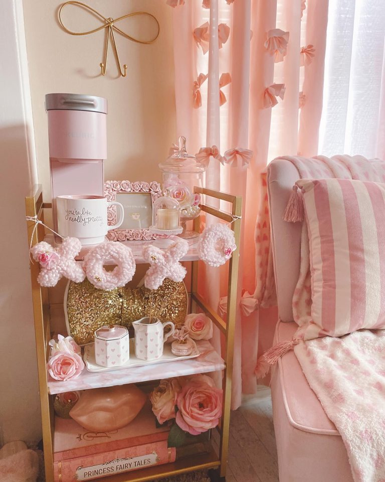 35 Pink Room Decor Ideas to Create the Dreamiest Aesthetic Spaces ...