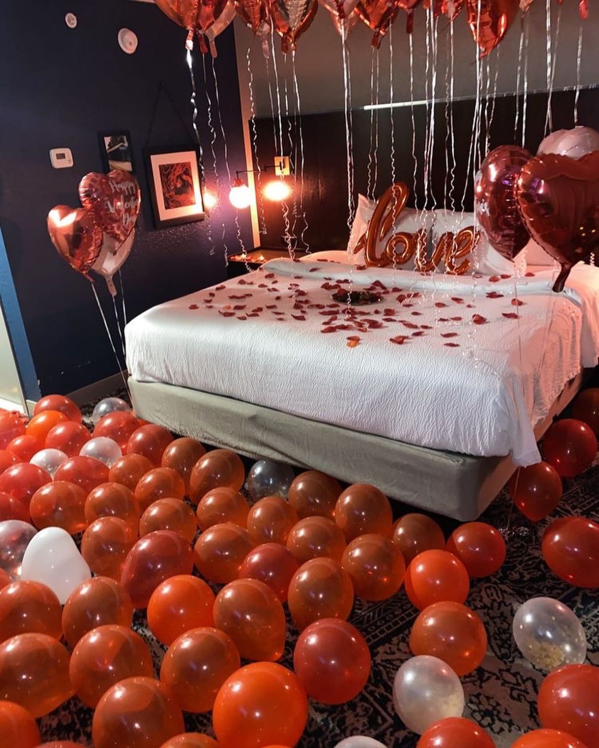 21 Stunning Valentine's Room Decor Ideas 2025 to Surprise Your Loved