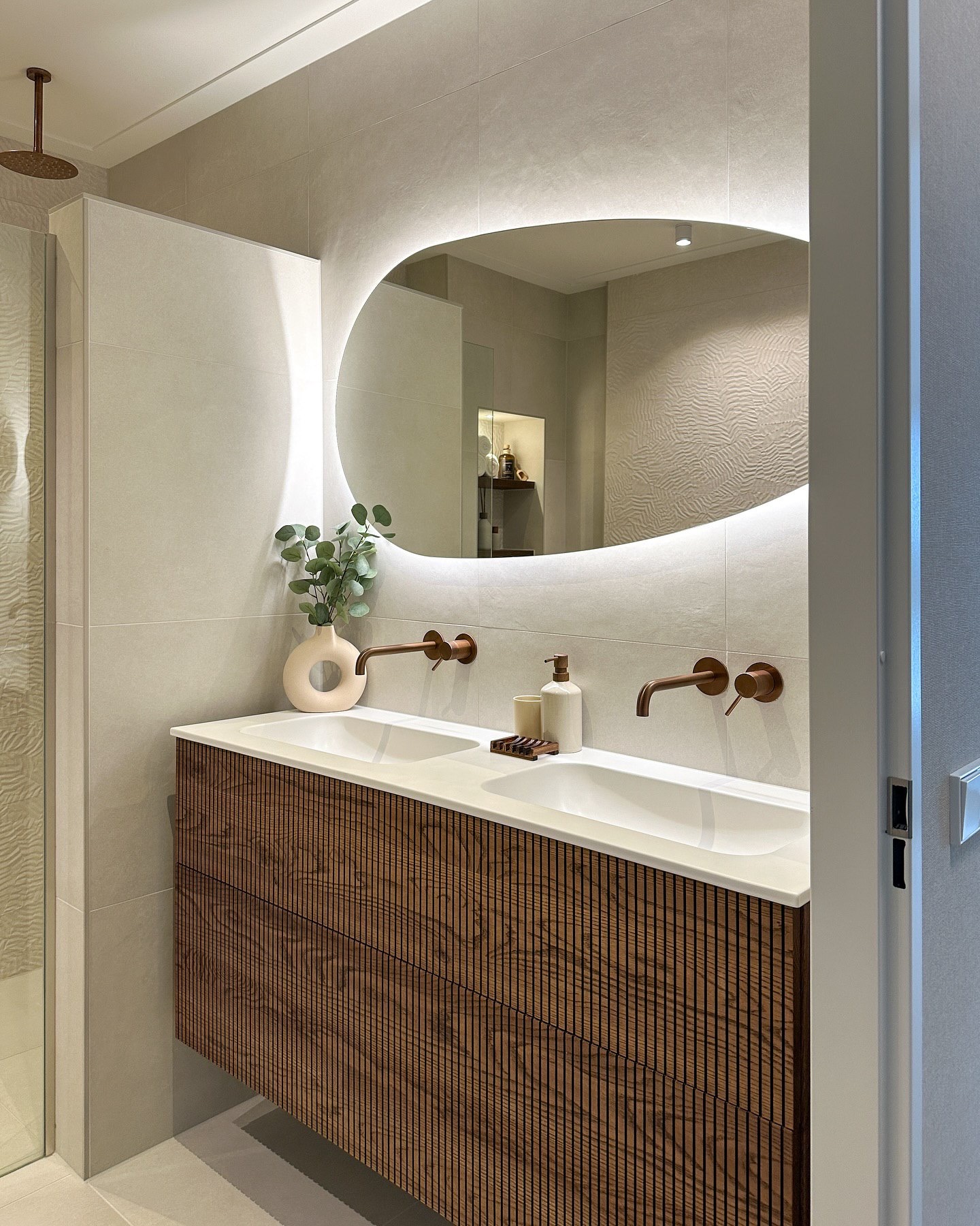25 Japandi Bathroom Ideas: Inspiration for Minimalist, Wabi Sabi, and ...