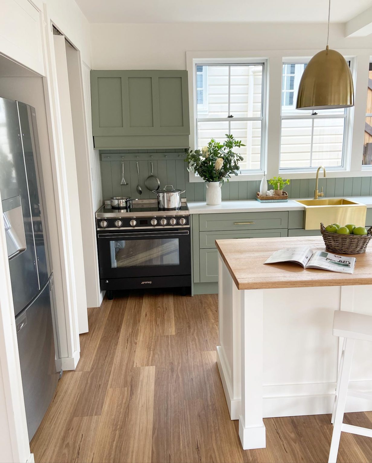 25 Sage Green Kitchen Designs: Ideas for Modern and Cozy Interiors ...