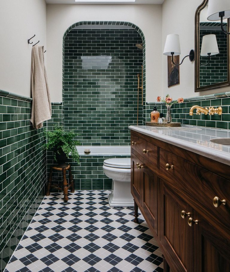 25 Dark Green Bathroom Ideas: Elegant Designs for a Stylish Remodel ...