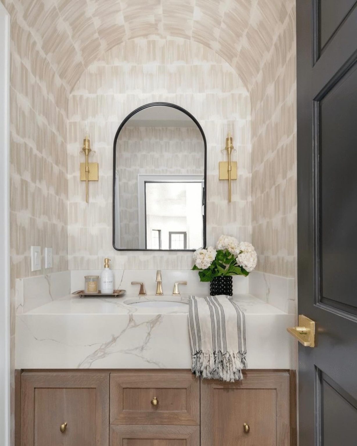 35 Half Bathroom Ideas to Transform Tiny Spaces with Style and ...