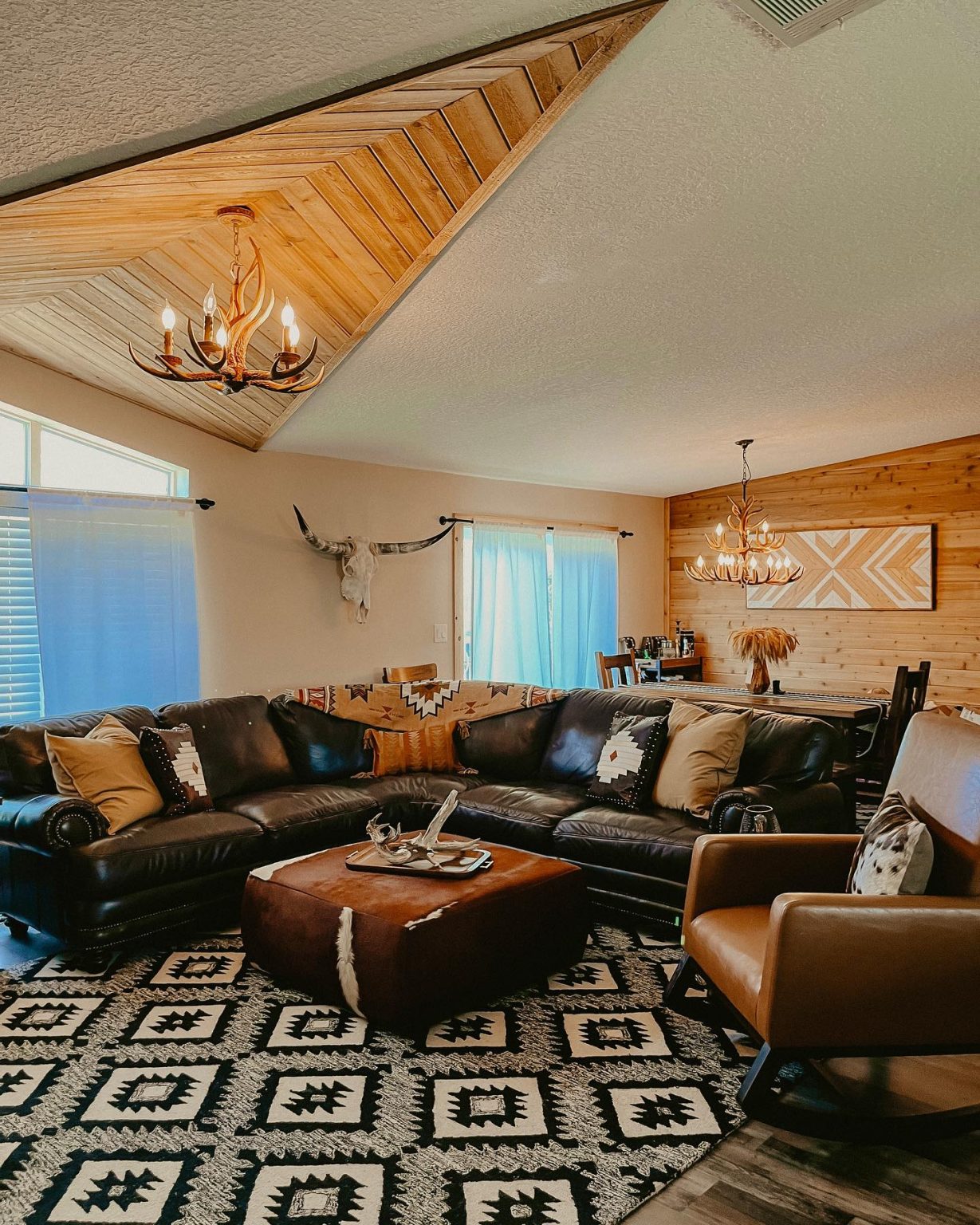 35 Western Home Decor Ideas to Transform Your Space: Rustic, Chic, and