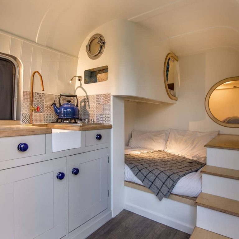 25 Tiny Apartment Ideas: Stylish and Cozy Solutions for Small Spaces ...