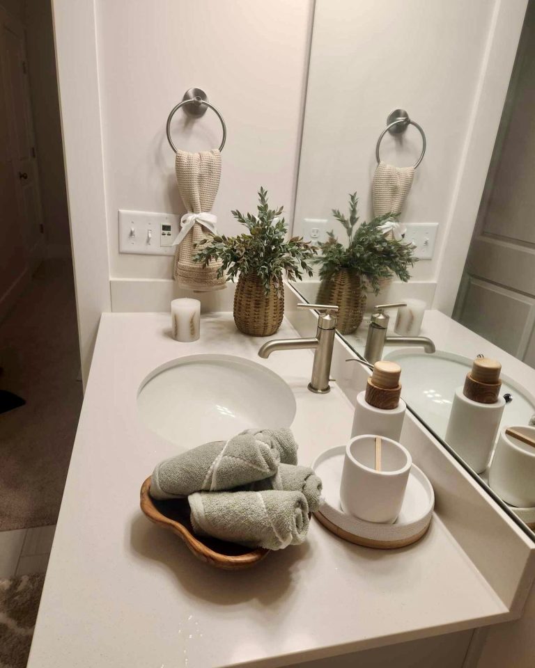 30 Stunning Apartment Bathroom Decor Ideas to Transform Your Small ...