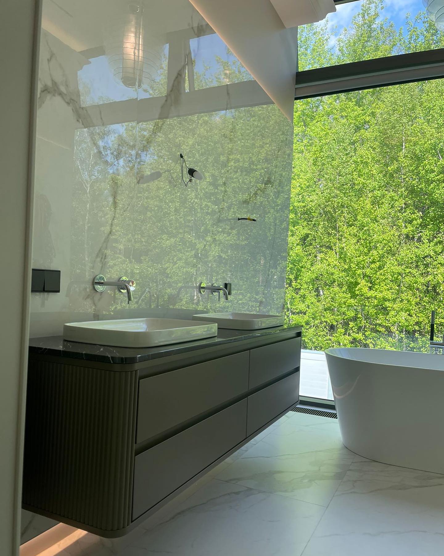 25 Dark Green Bathroom Ideas: Elegant Designs for a Stylish Remodel - placeideal.com