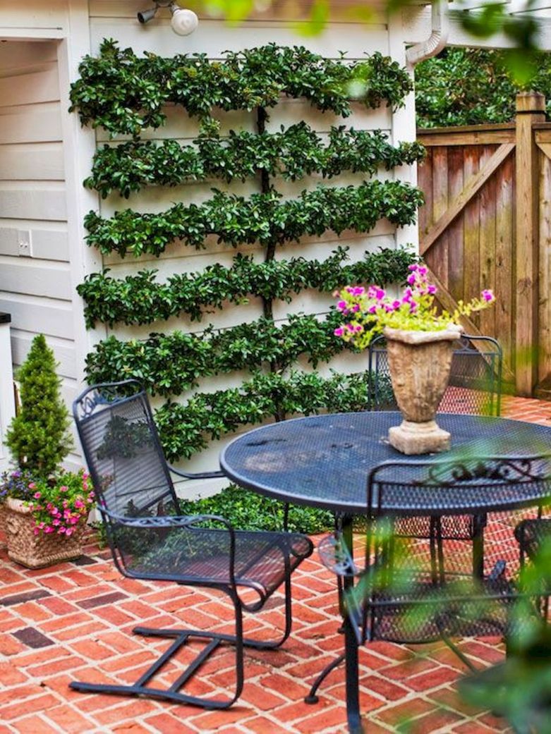 25 Garden Wall Decor Ideas to Transform Your Outdoor Space with Style ...