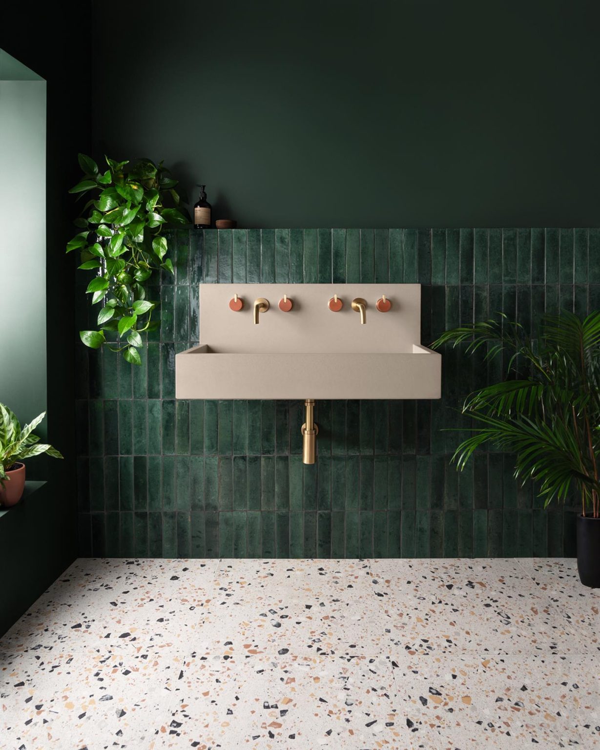 25 Dark Green Bathroom Ideas: Elegant Designs for a Stylish Remodel ...