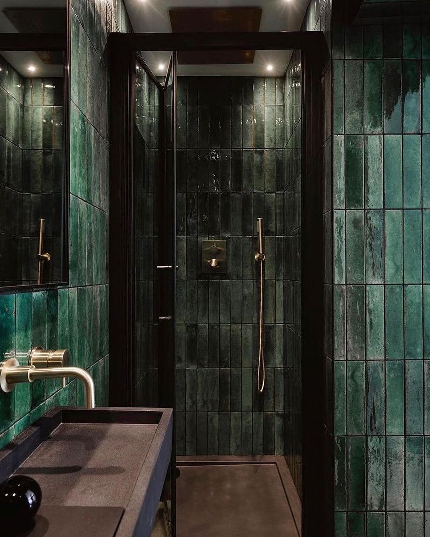 25 Dark Green Bathroom Ideas: Elegant Designs for a Stylish Remodel ...