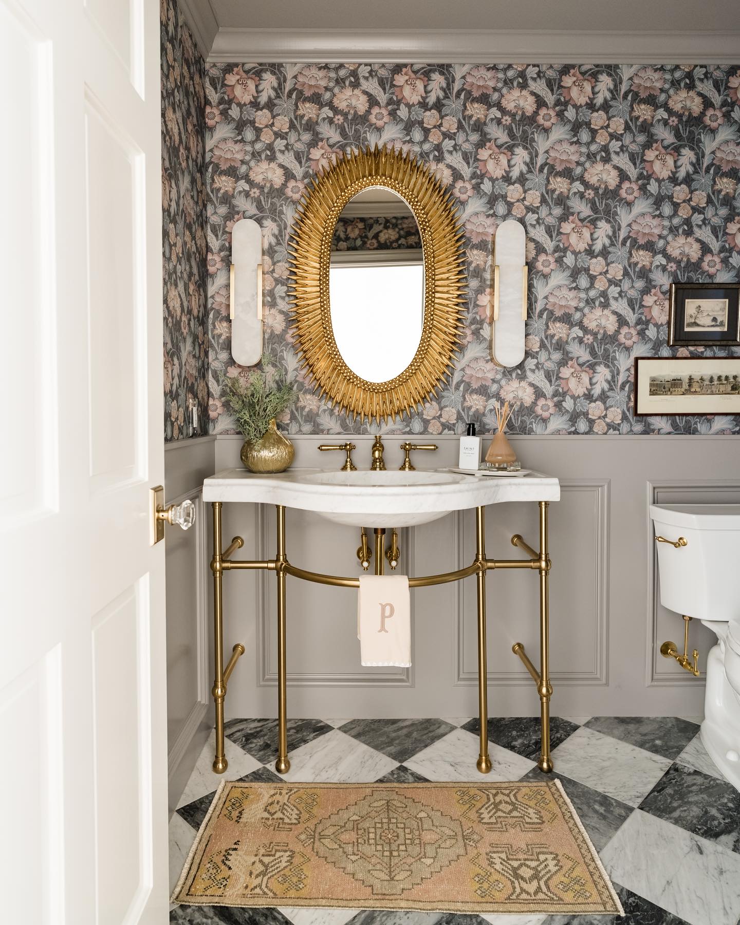 30 Powder Bathroom Ideas That Blend Luxe, Modern, and Classic Styles ...
