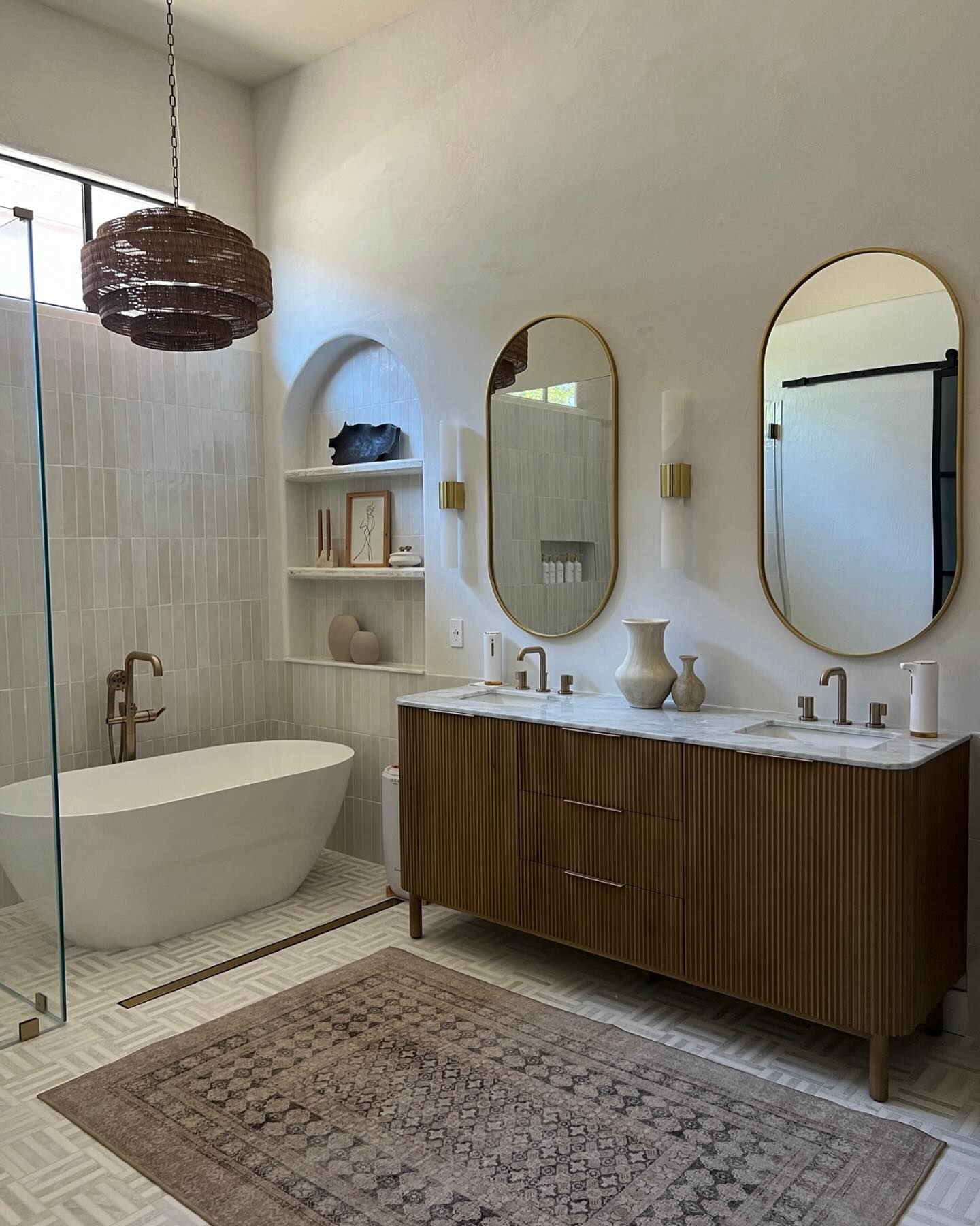25 Small Full Bathroom Ideas: Stylish Designs to Transform Tiny Spaces ...