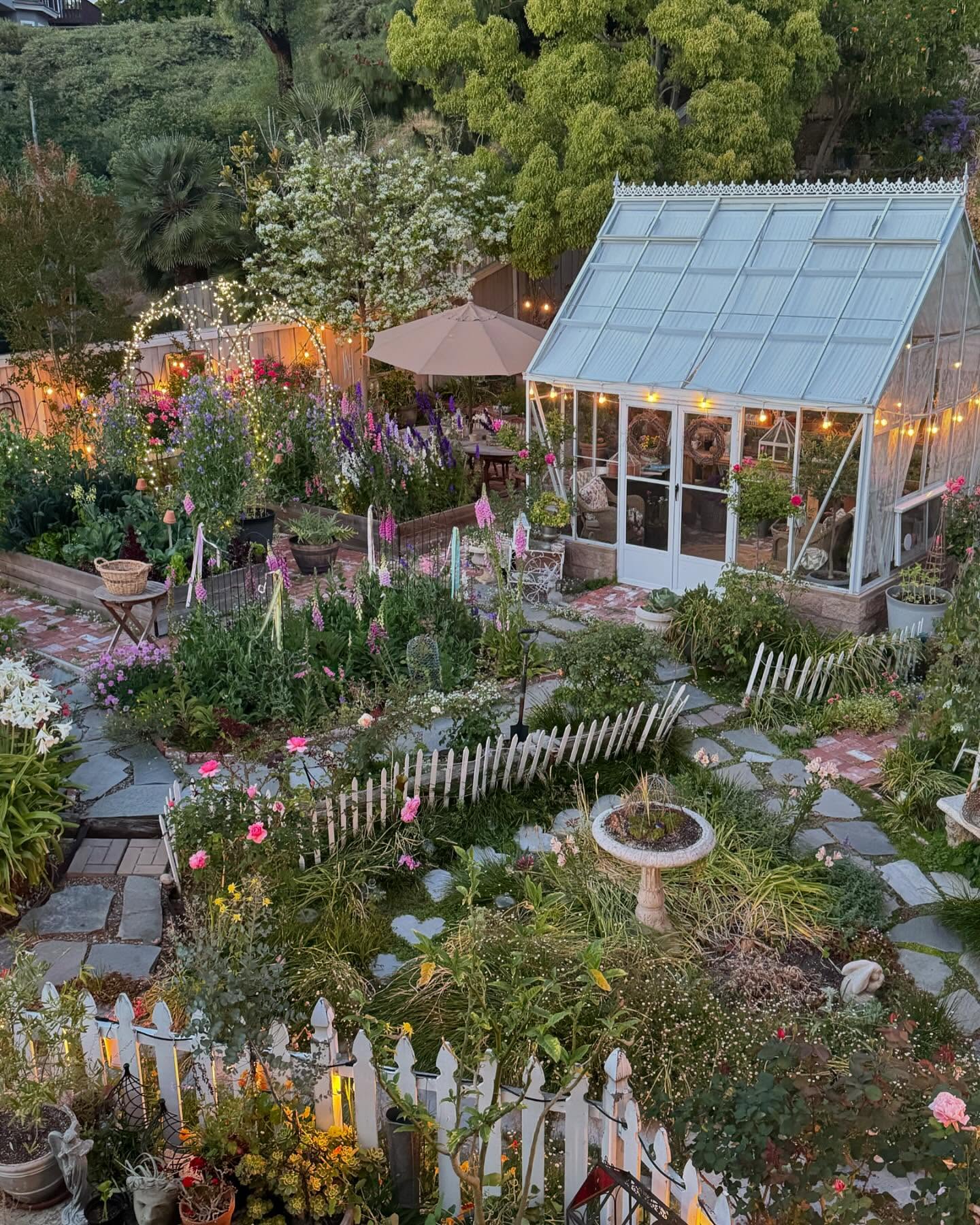 24 Flower Garden Ideas to Transform Your Outdoor Space into a Blooming ...
