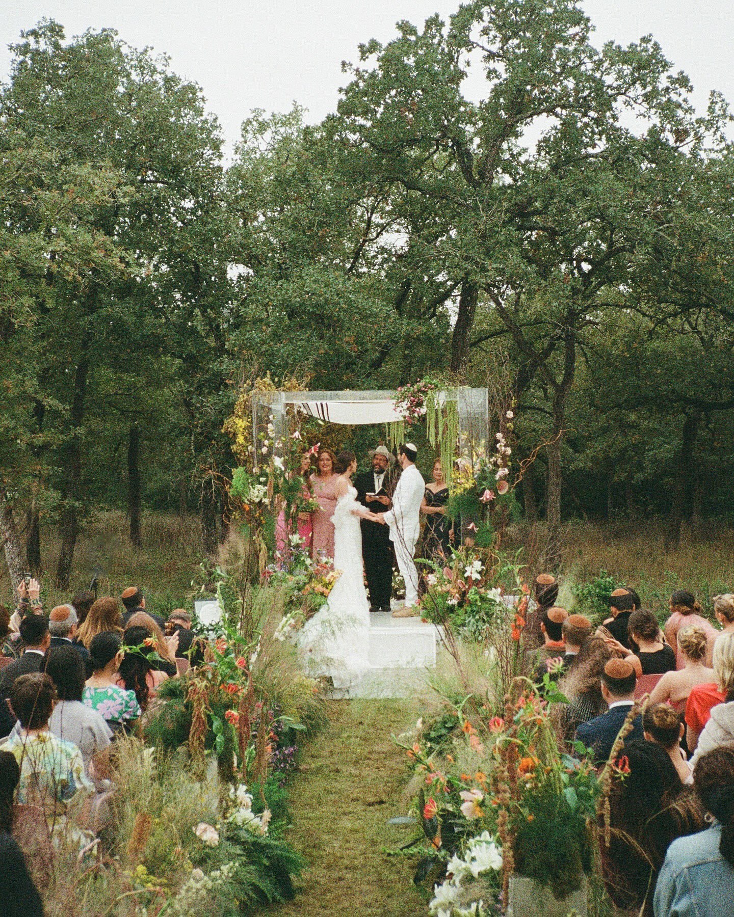 25 Whimsical Garden Wedding Ideas to Create Your Dream Romantic ...