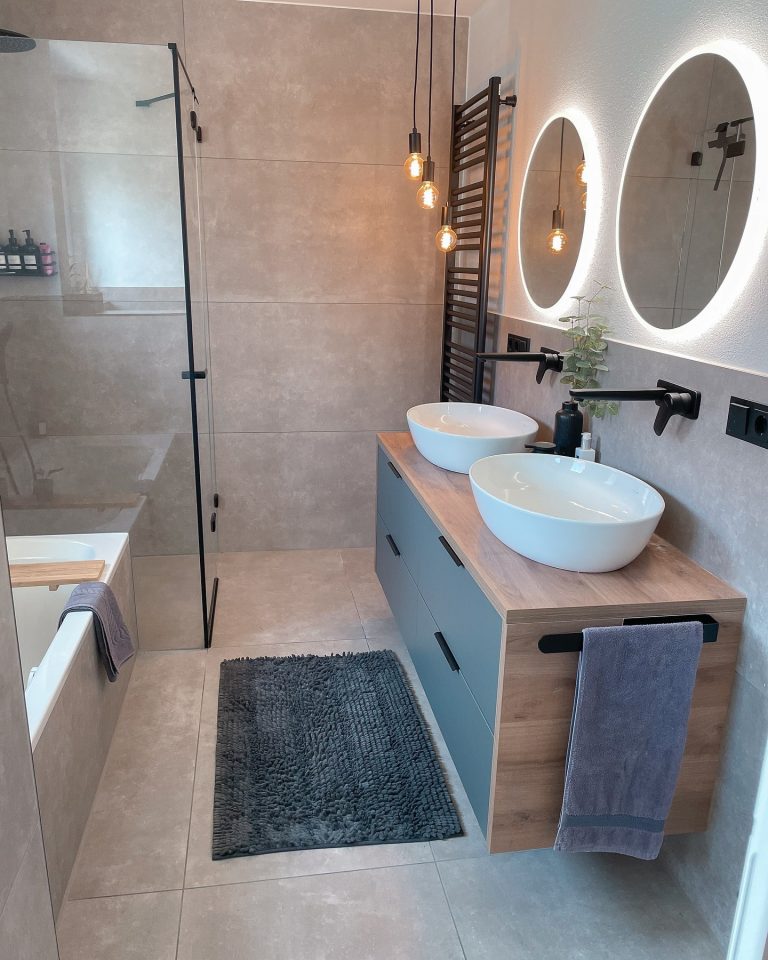 30 Stunning Apartment Bathroom Decor Ideas to Transform Your Small ... - Bathroom Renovation Ideas For Small Textured Warm Apartments