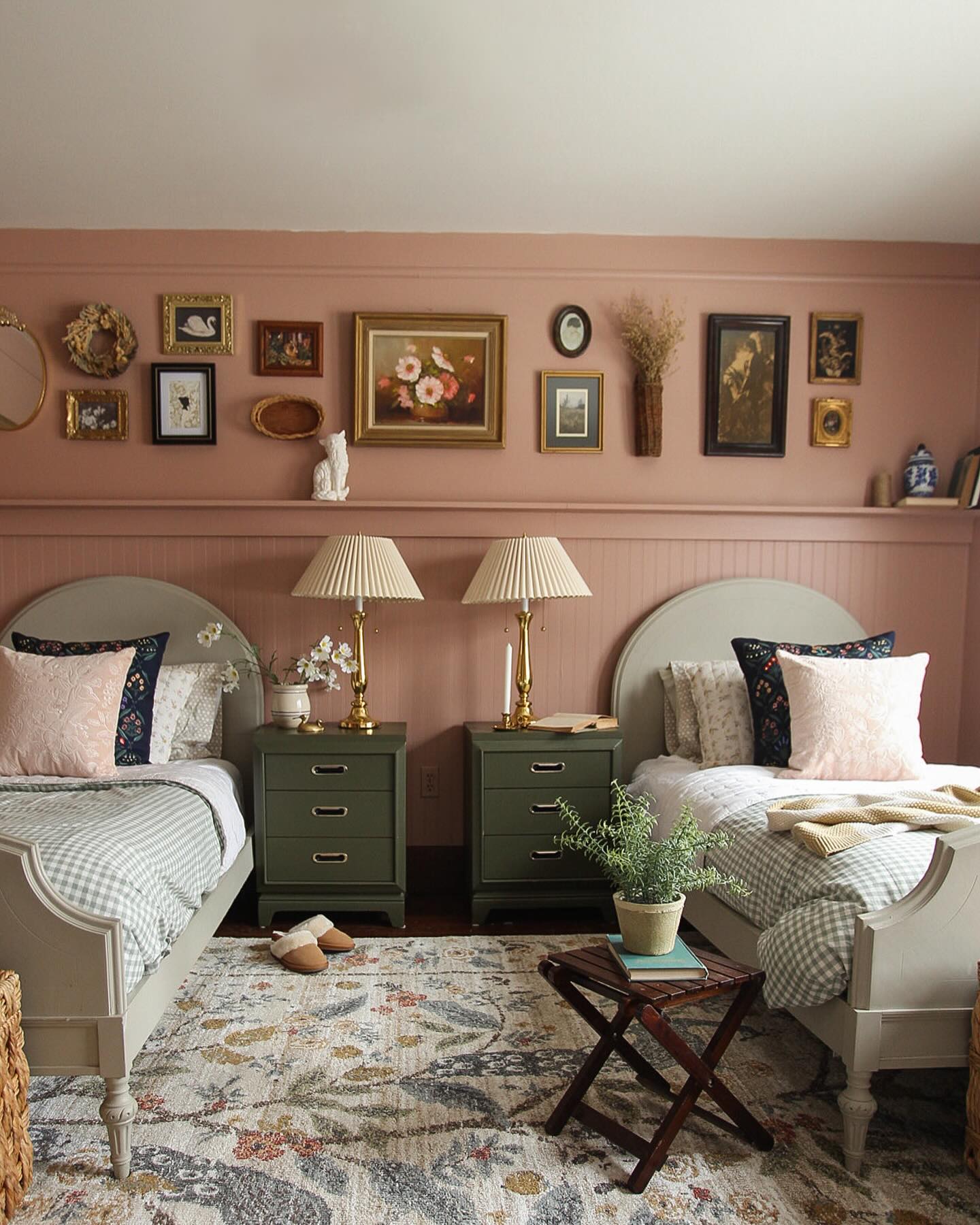 30 Bedroom Paint Colors 2025: Best and Cozy Shades for a Relaxing and ...