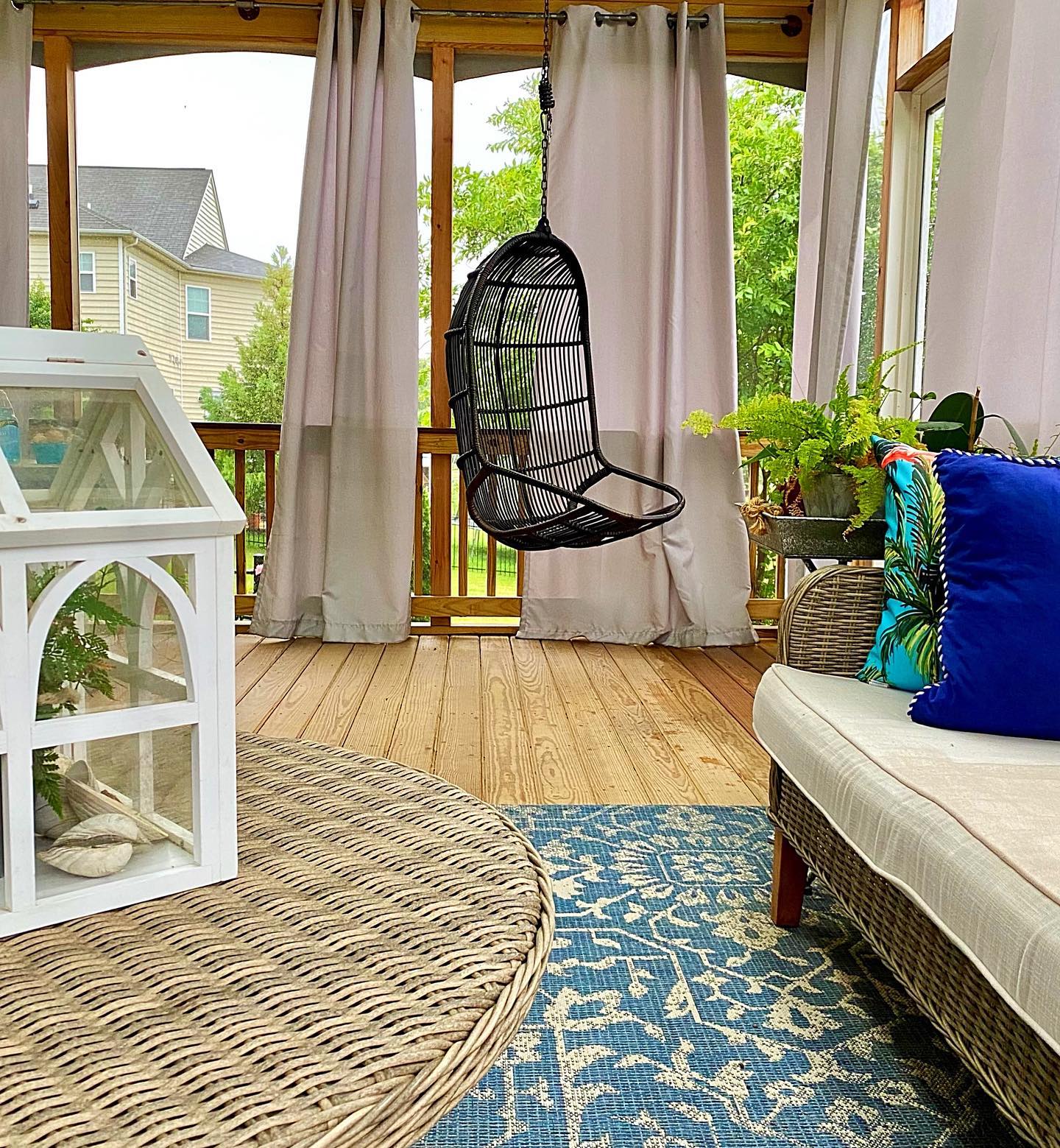 30 Screened-In Porch Decorating Ideas to Transform Your Outdoor Space ...